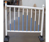 產(chǎn)品庫(kù)中的關(guān)鍵防線 防撞設(shè)施深度解析與應(yīng)用指南